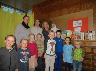 Tauschregal im Kindergarten Beisheim